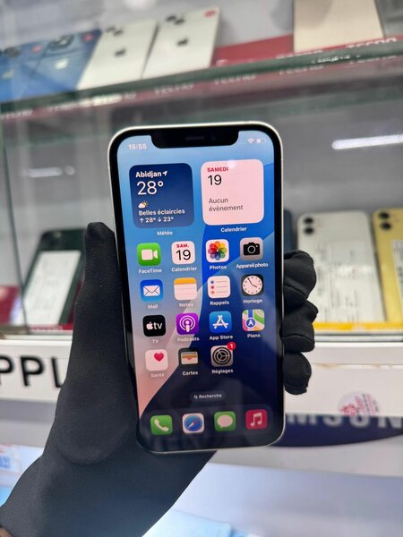 iPhone 12 simple
