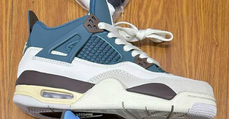 Jordan 4's