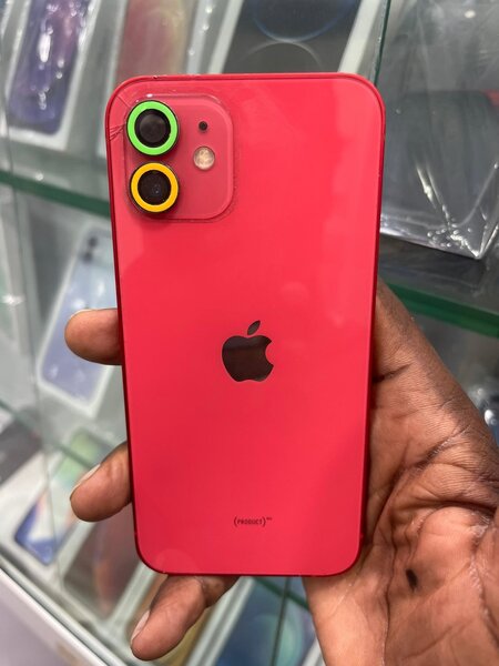 iPhone 12 rouge élégant