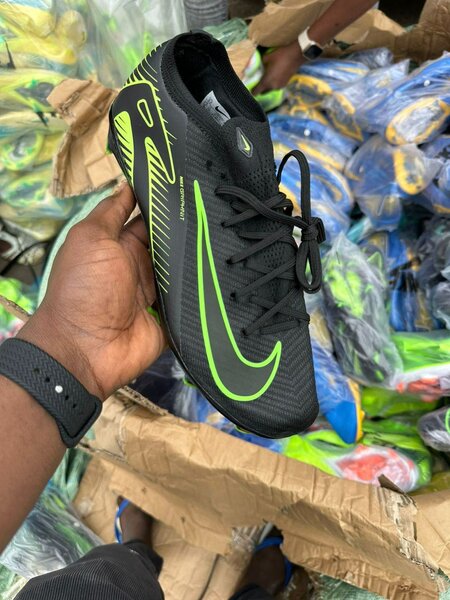 Crampons Nike