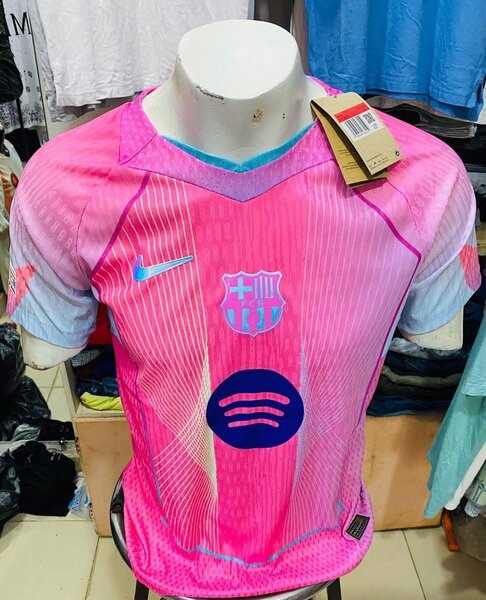 Maillot de football rose