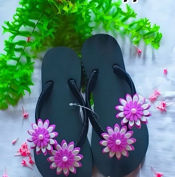 WOMEN'S SLIPPERS
