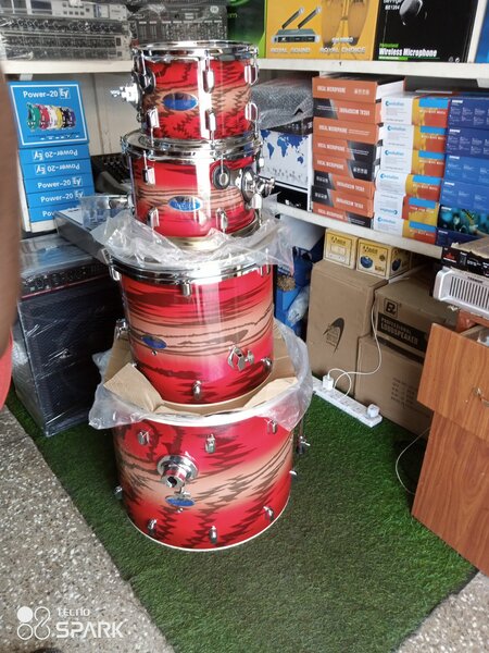 Pearl Drums set