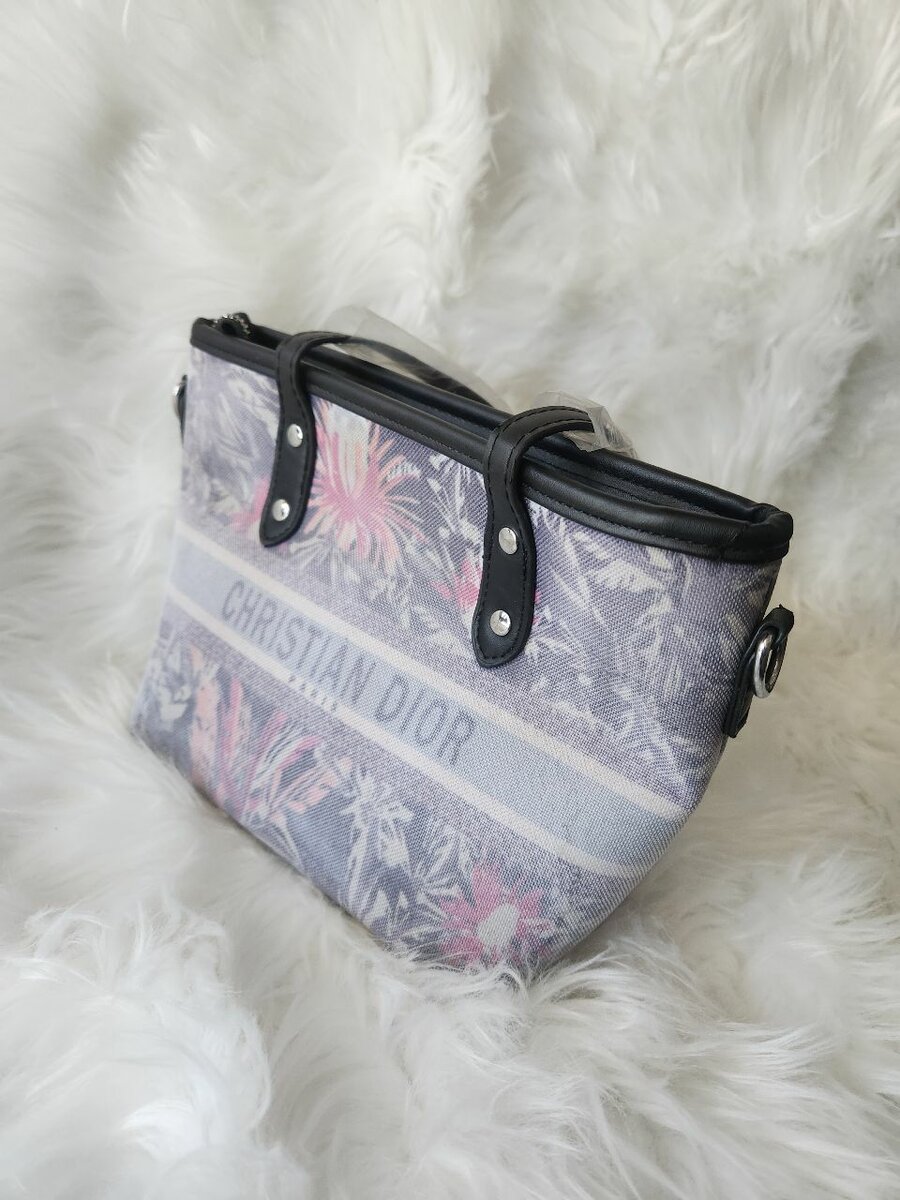 Ladies handbag