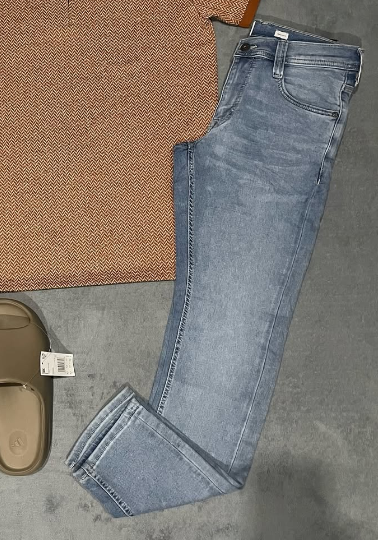 Jeans size 32