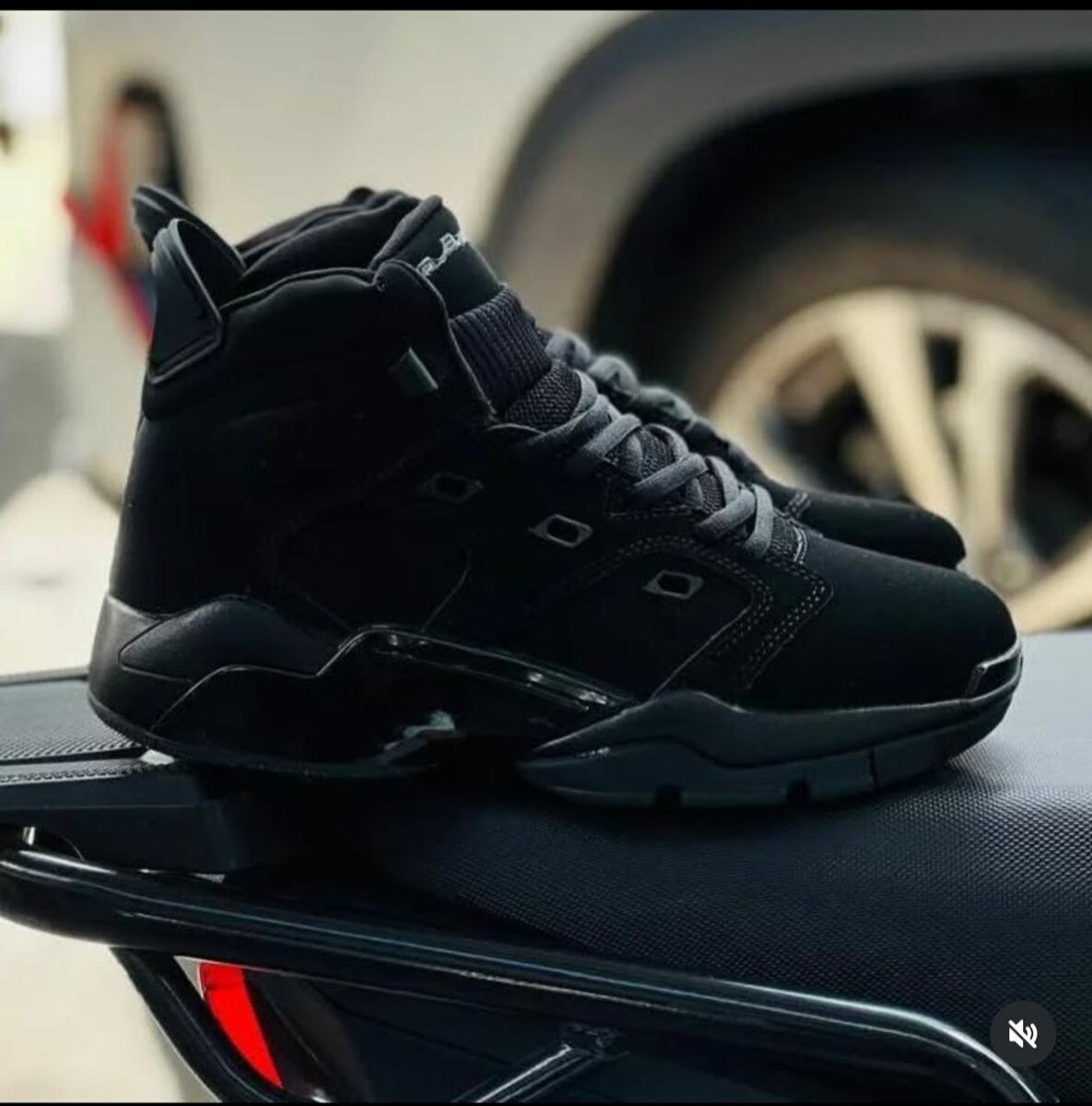 AIR JORDAN SNEAKER