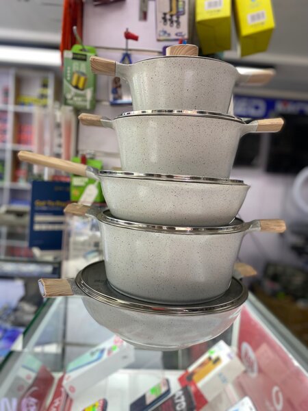 Non-stick saucepan