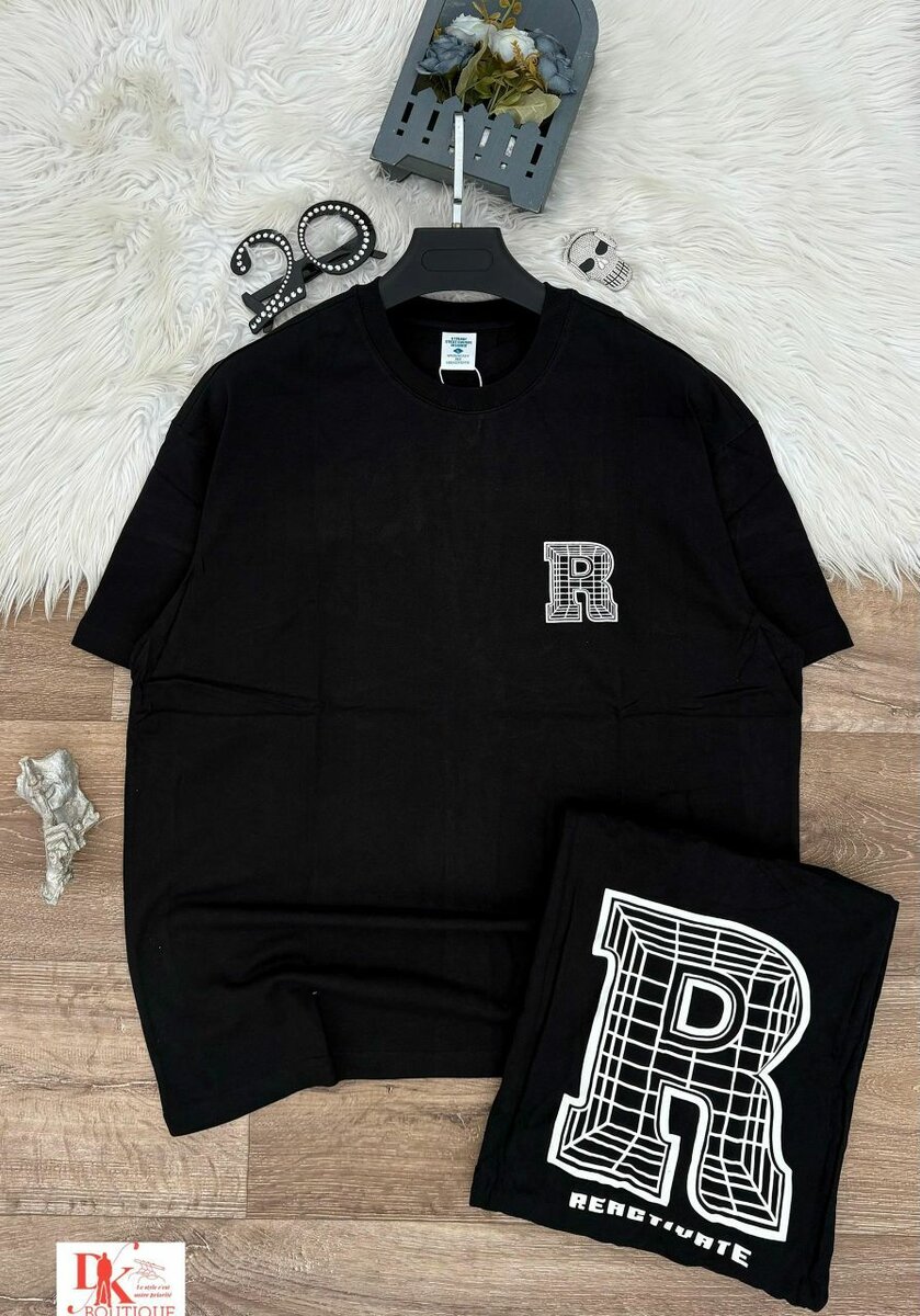 T-shirt noire imprimée R