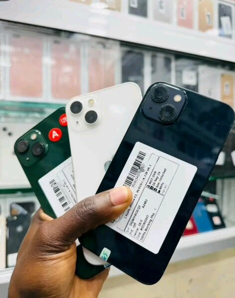 IPhone 13 simple 128GB quasi neuf Disponible