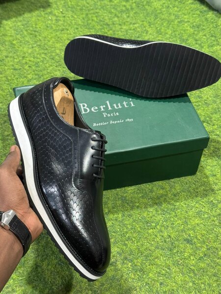 Chaussures en cuir élégantes Berluti