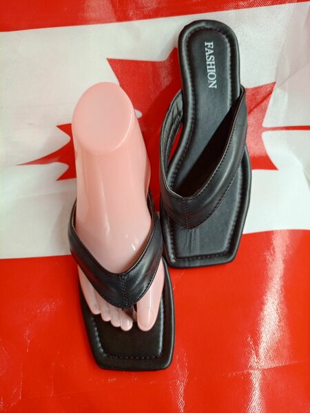 Ladies slippers