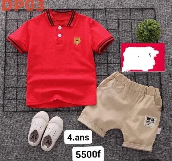 ensemble de vêtements
