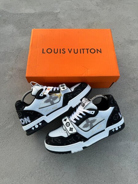 Chaussures LV