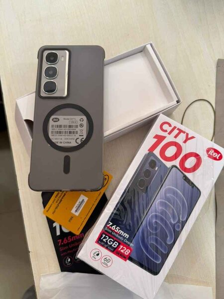 Smartphone itel City 100