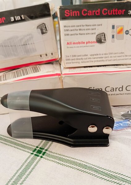 DÉCOUPEUR DE CARTE SIM