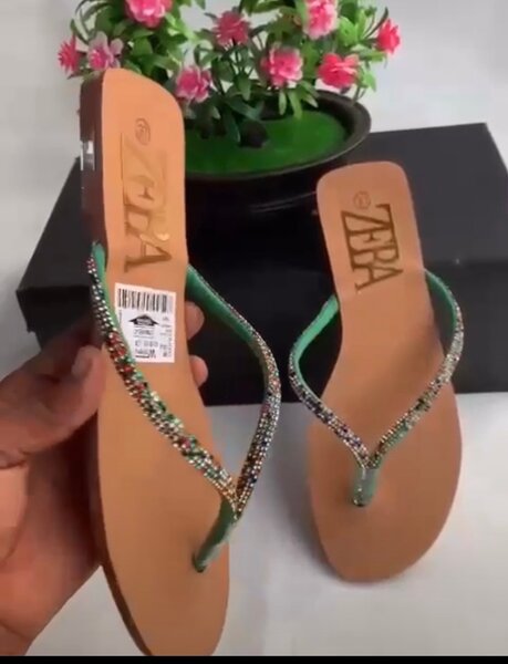 Ladies slippers