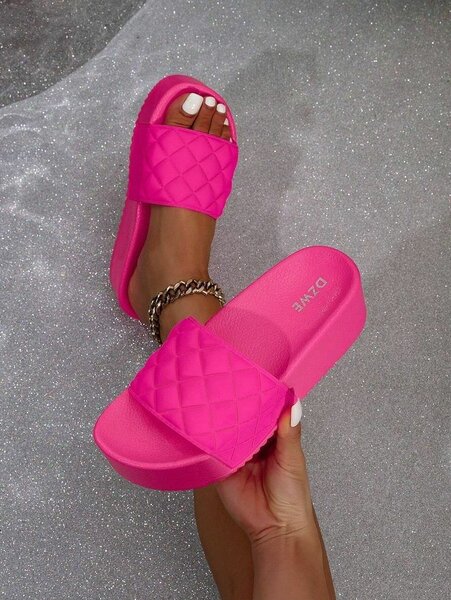 Ladies slippers