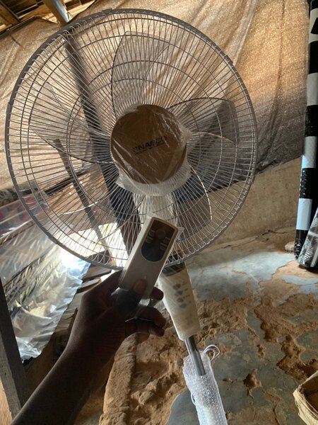 Ventilateur sur pied avec télécommande