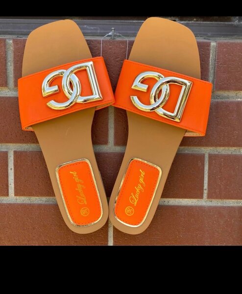 Ladies slippers