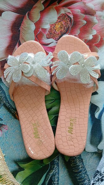 Max extra slippers