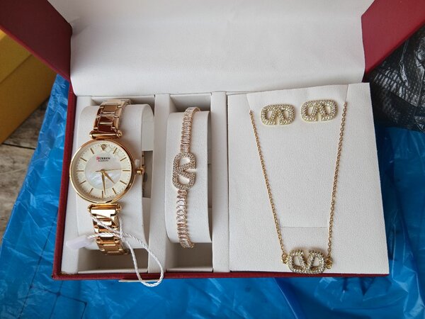 Ladies jewelry sets