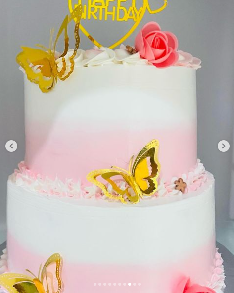 large cakes 