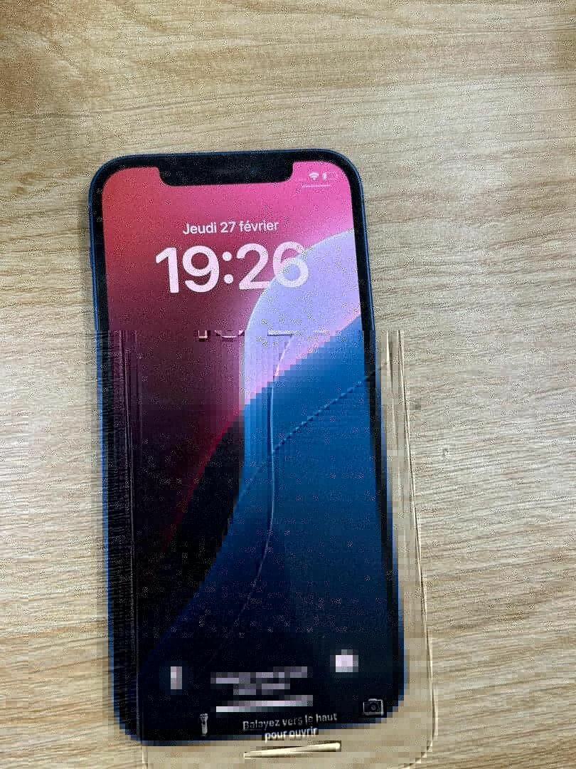 iPhone 12 simple