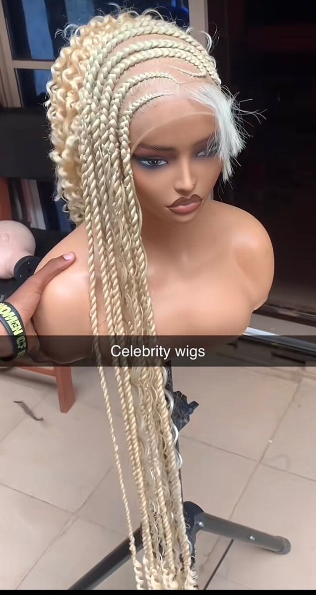 Perruque tressée blonde luxe