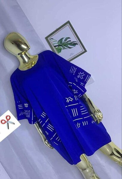 LES BELLES ROBES