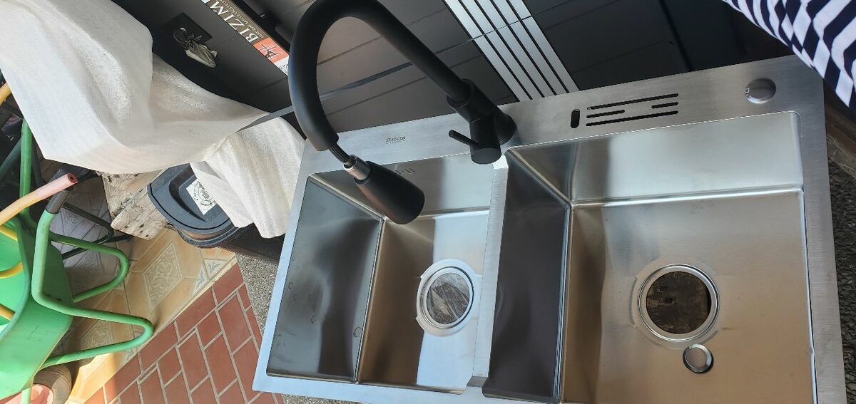 Kitchen sink