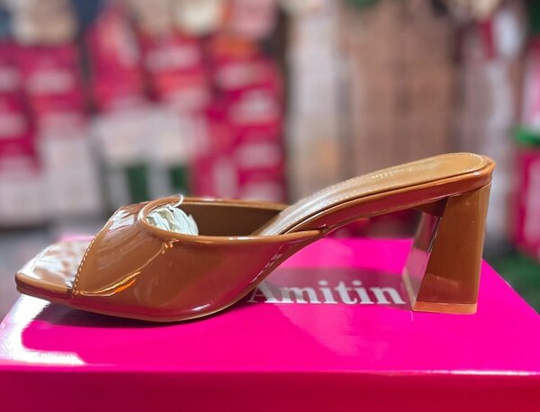 Chic mules