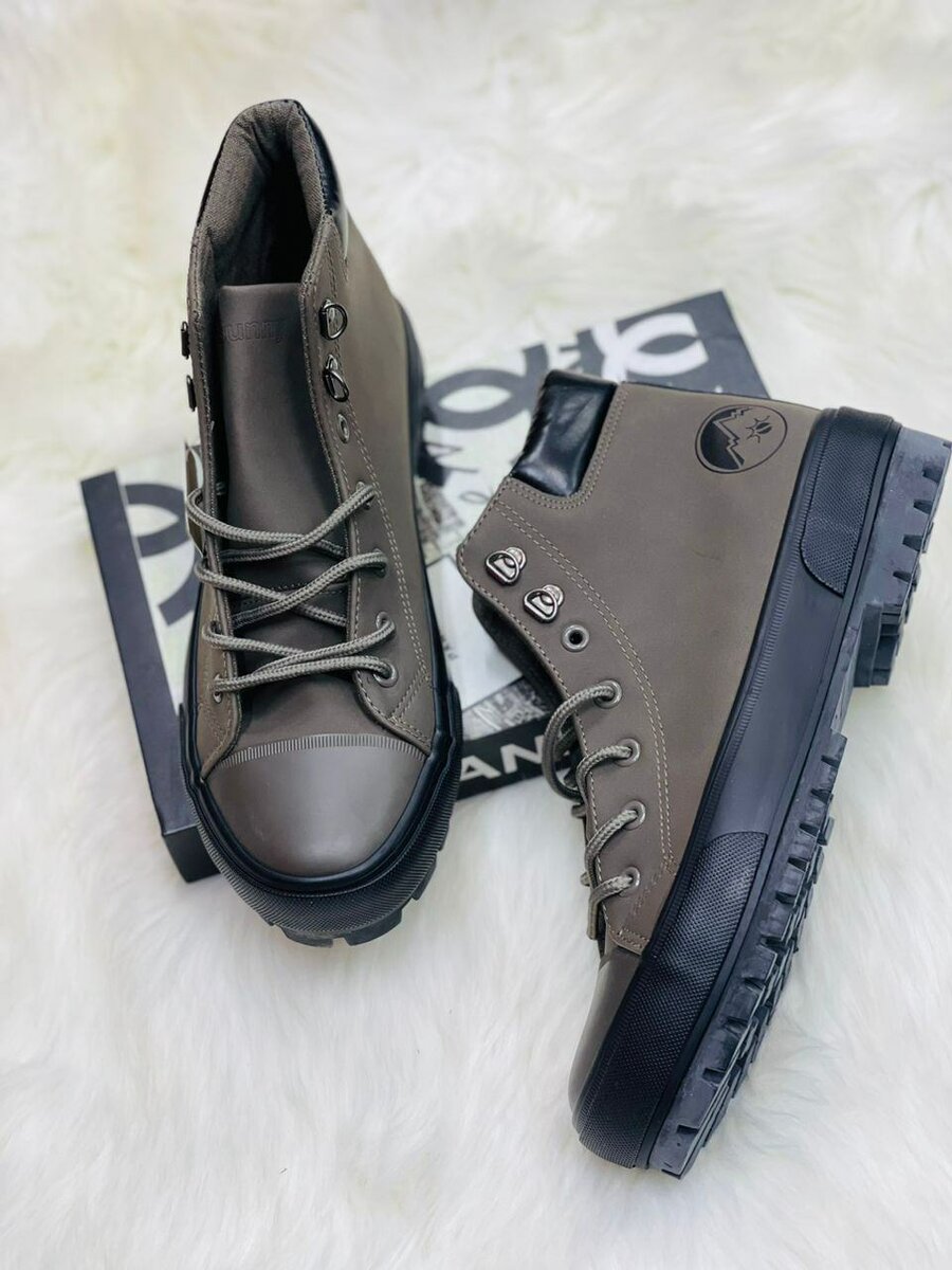 Shoe