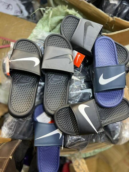 Slides slippers