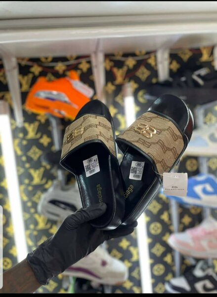 Gucci slides
