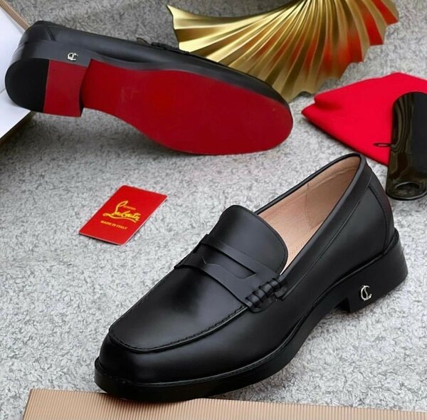 Shoe