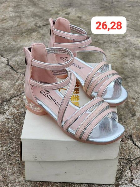 Sandales à talons pour filles