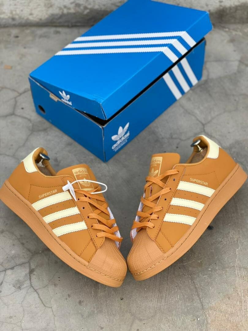 Adidas Superstar