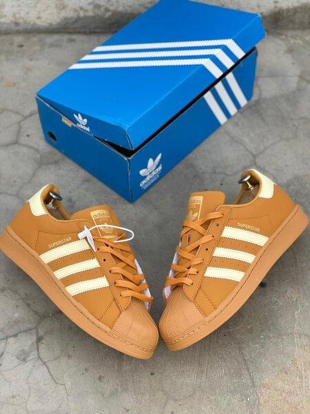 Adidas Superstar