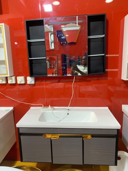 Cabinet basin