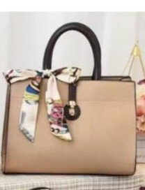 Medium nude bag