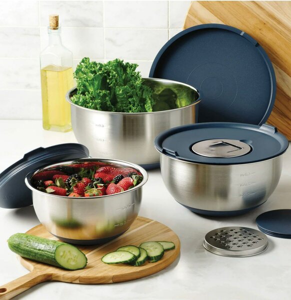 Rubbermaid bowls