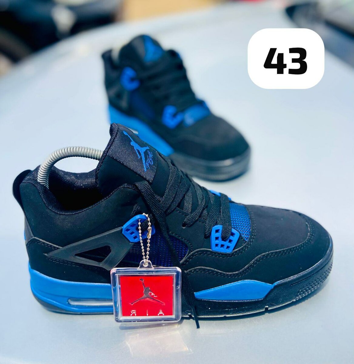 Basket Jordan 4