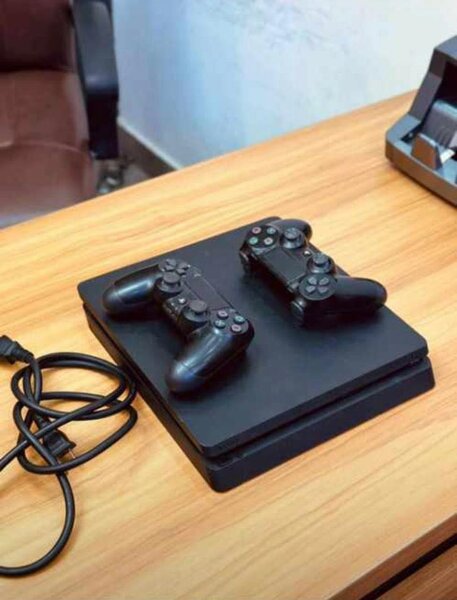 PS4 slim