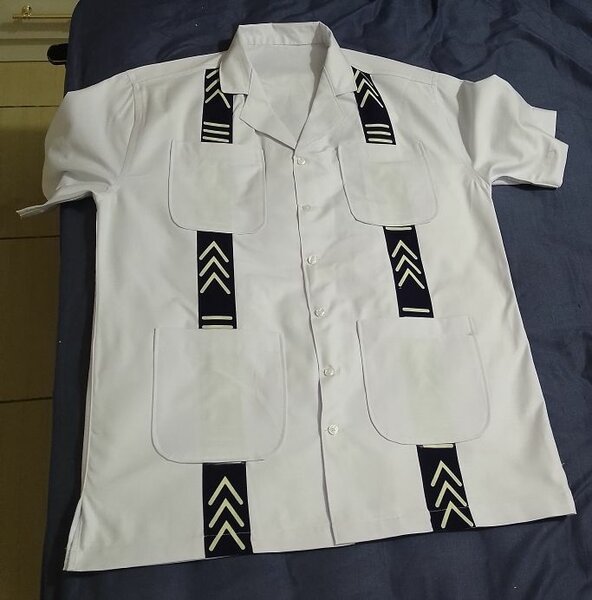 Chemise Cubaine Blanche Élégante