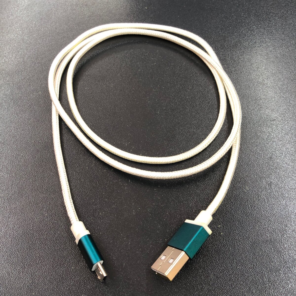 Câble de données pour téléphone portable ordinaire