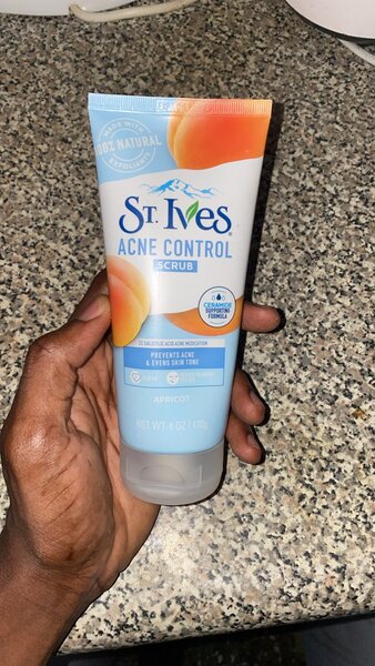 St. Ives Face Scrub