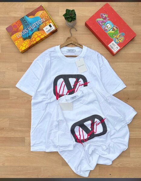 Tee-shirts valentino unisex