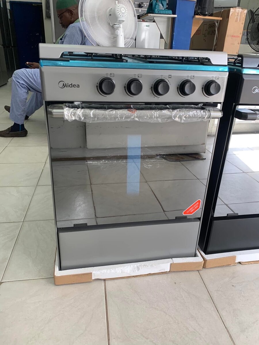 Cuisinière à gaz moderne inox