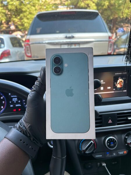 iPhone 16
