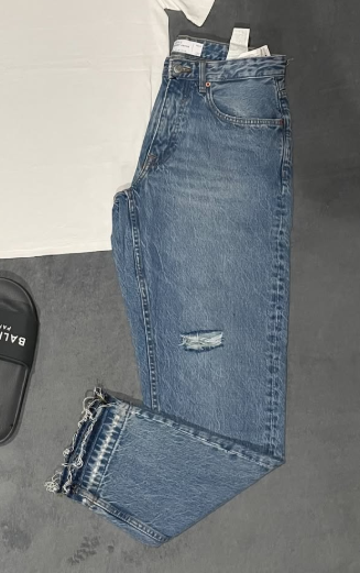 Jeans size 32